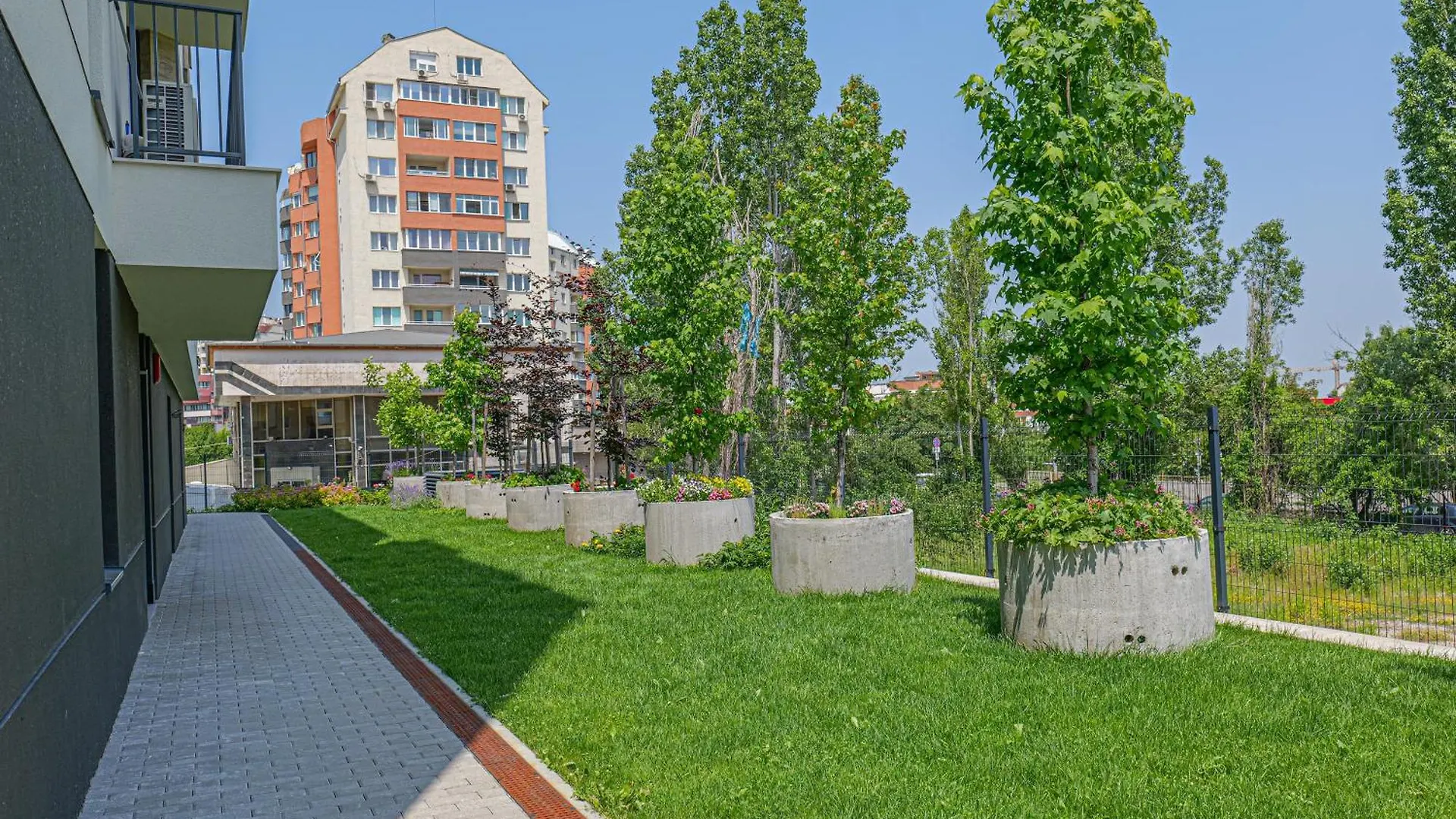 Brand New Vitosha View Apartment - Free Parking - Metro Access София